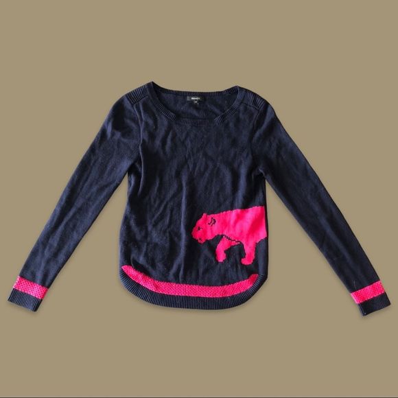RW&CO. Lion Graphic Scoop Neck Sweater - Picture 3 of 8